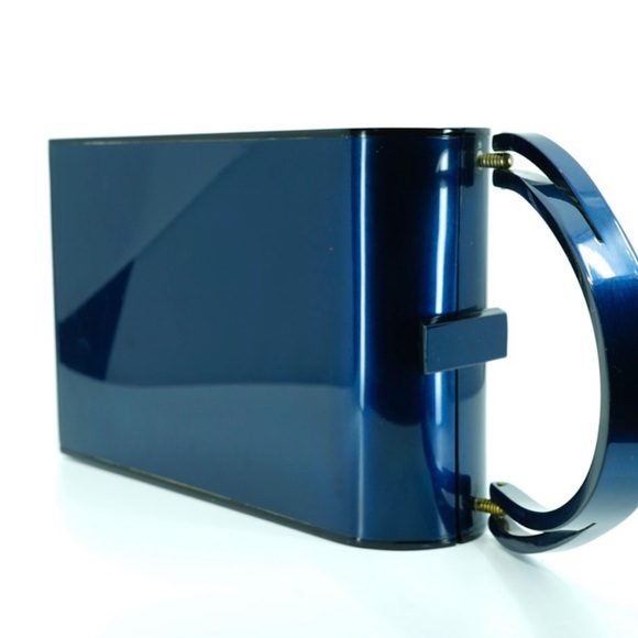 Meet your Poshers: Candace & Robert - Picture 5 of 9